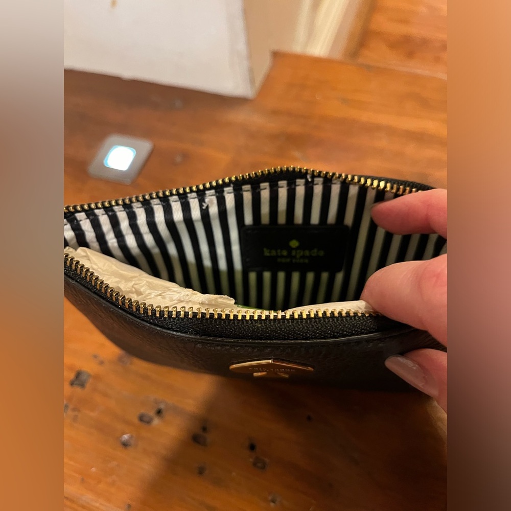 ♠️ Kate Spade NY Leroy Street Black Pebbled Leather Bee Wristlet Wallet, NWT - Picture 6 of 8